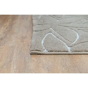 WOOL CARPET NEW ZEALAND with large beige leaves