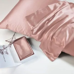 ροζ μαξιλαροθήκη Down Town μετάξι 100% με πολυτέλεια που γυαλίζει στο Λευκό shop Κορίνθου