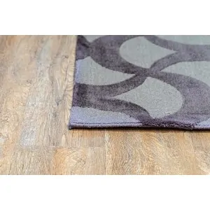 MODERN RETRO CARPET OFFER beige with symmetrical shapes in dark brown