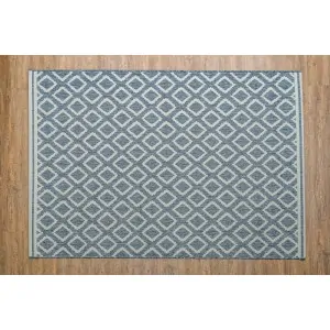 Color: wicker in shades of gray white pattern of parallel diamonds