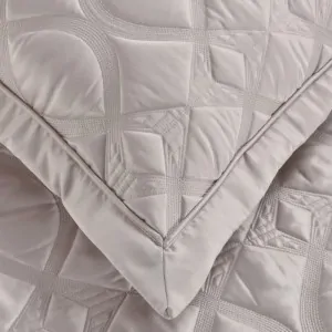 γωνία μαξιλαριού 100% silk/satin πουδρα ΛΙΟΛΙΟΣ ΣΤΟ ΛΕΥΚΟ ΚΟΡΙΝΘΙΑΣ ΠΕΛΟΠΟΝΝΗΣΟΣ