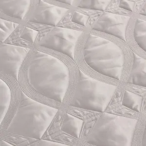 λεπτομέρεια καπιτονέ κουβερλί 100% silk/satin ΛΙΟΛΙΟΣ ΣΤΟ ΛΕΥΚΟ ΚΟΡΙΝΘΙΑΣ ροζ πουδρέ