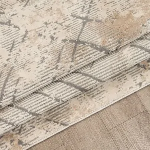 The embossed Palma carpets of New Plan in beige, ecru tones