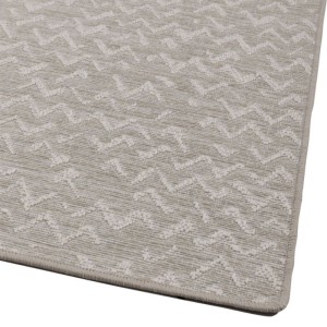 The Jersey 183/515 rug is a practical and modern four-season, indoor and outdoor rug quality.