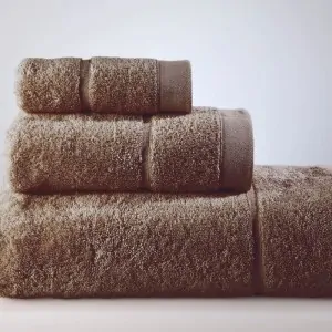 Ποιοτικές μονόχρωμες πετσέτες Joanne Dark  της Down Town, με διακριτικό ανάγλυφο τελείωμα, μονόχρωμες και για ξενοδοχεία