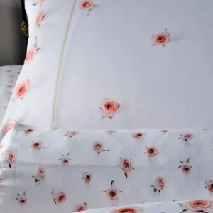 DOWN TOWN COTTON SATIN SHEET small red roses on bed set