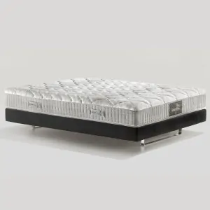 το στρώμα Magnistretch 10 της ιταλικής Magniflex από την διαγώνιο μεριά στο κατάστημα Κορινθίας Λευκό