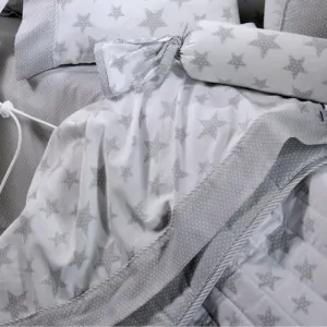 Baby crib quilt made of cotton satin, white with gray stars Down Town