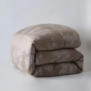 διπλωμένο πάπλωμα cordelia dutch velvet στο κάταστημα λευκών ειδών Κορινθίας