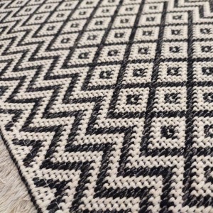4 SEASON RUG ON OFFER  ECRU BLACK SQUARE DIAMONDS 160X230cm