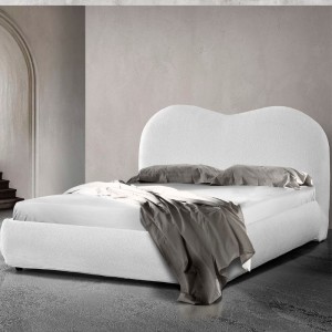 BED HEART WITH IMPRESSIVE HEADBOARD