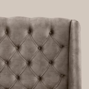 κρεβάτι με καπιτονέ κεφαλάρι και αποθηκευτικό χώρο στο κατάστημ λευκό κορίνθου