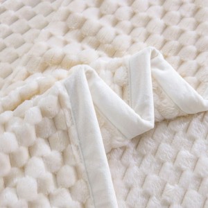 Soft blanket made of excellent quality yarns 300gsm Jacquard Flannel Blanket CREAM
