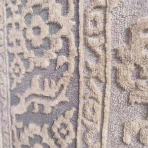 χαλί χειμωνιάτικο οικονομικό σε γκρι και μπεζ αναγλυφο velvet της klonaras στην κόρινθο