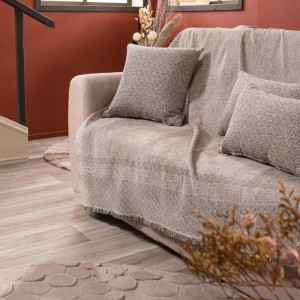 The beige Cleveland 03 throw is available in four sizes, ideal for every modern living room