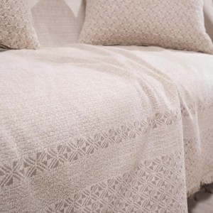 Χρώμα: Μπεζ κρεμ , ελληνικής κατασκευής σενίλ ριχτάρι  CLEVELAND 01