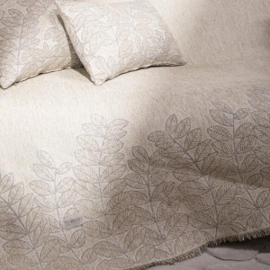 Χρώμα: λευκό κρεμ , ελληνικής κατασκευής σενίλ ριχτάρι  CHARLOTTE 07