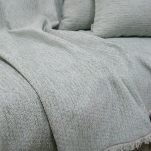 σαλόνι μοντέρνο με καναπε ΓΚΡΙ και ριχτάρι γκρι ΣΙΕΛ FREMONT 13 από το λευκό κόρινθος