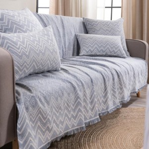 μοντέρνο σαλόνι με μπλε γαλαζιο ριχτάρι PIACENZA 05 στον καναπέ