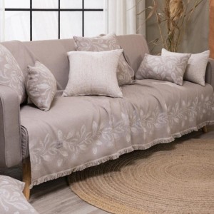 μοντέρνο σαλόνι με μπεζ ριχτάρι PADOVA 02 στον καναπέ