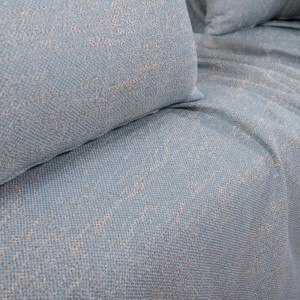 μοντέρνο σαλόνι με μπλε ριχτάρι TIVOLI 05 στον καναπέ