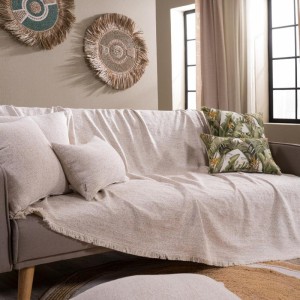 μοντέρνο σαλόνι με κρεμ ριχτάρι TIVOLI 01 στον καναπέ