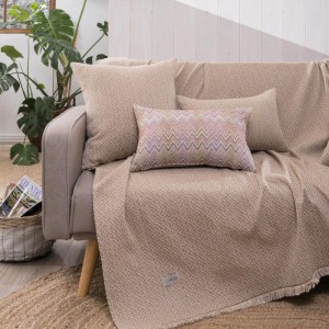 μοντέρνο σαλόνι με ΜΠΕΖ ριχτάρι PESARO 02 στον καναπέ