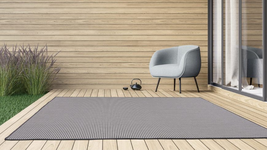 βεράντα με καλοκαιρινό χαλί ψάθα με το μέτρο ριγέ